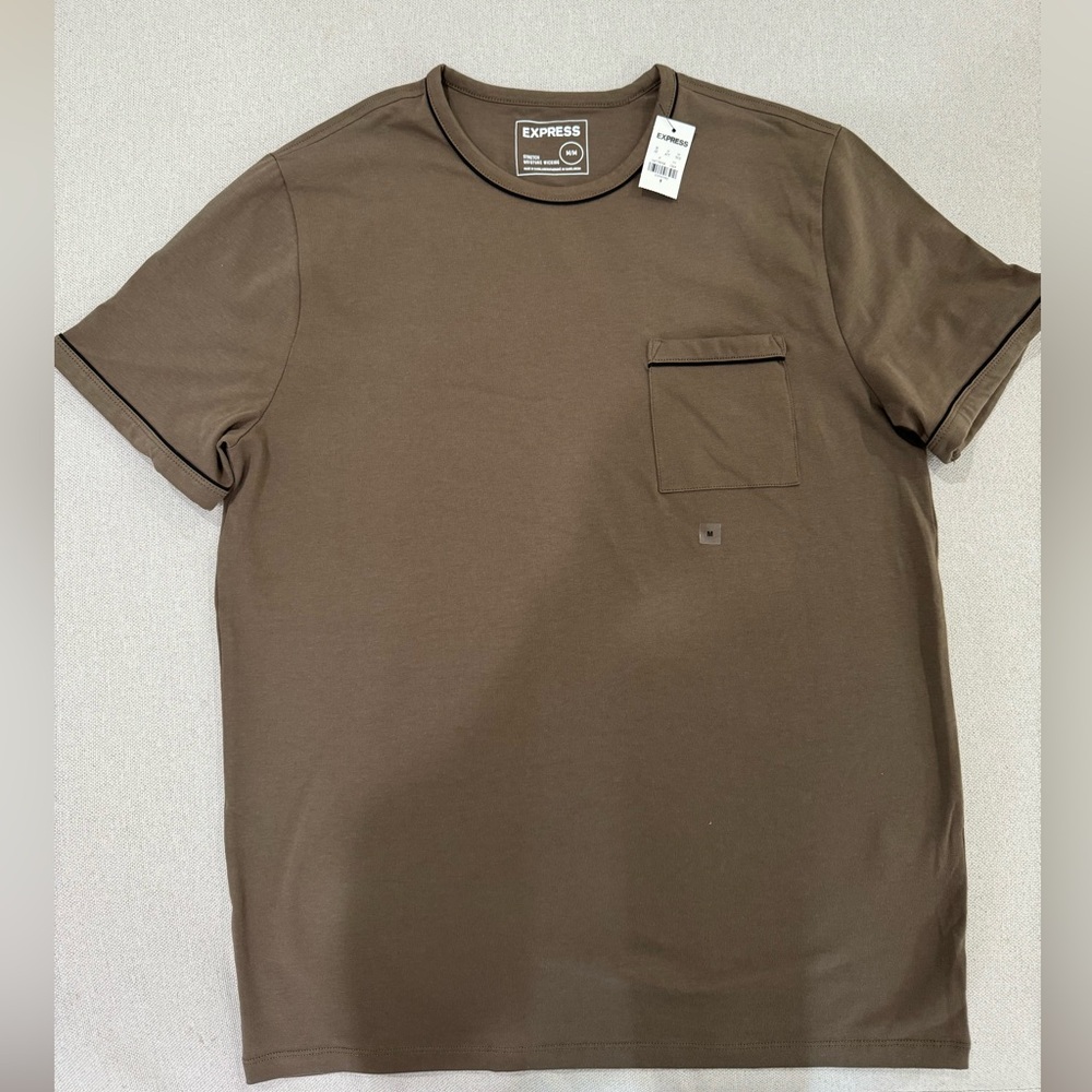 NWT Express T shirt Men stretch moisture wicking Size M